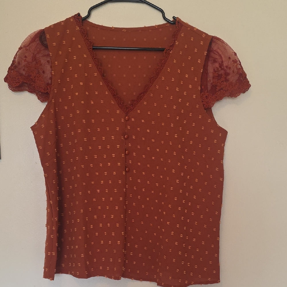 Women's Rust Lace Sleeve Top